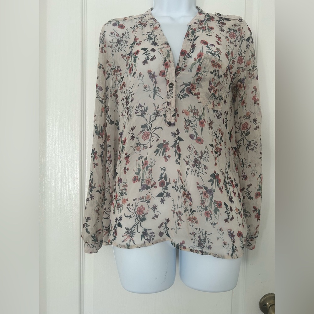 Floral sleeve shirt